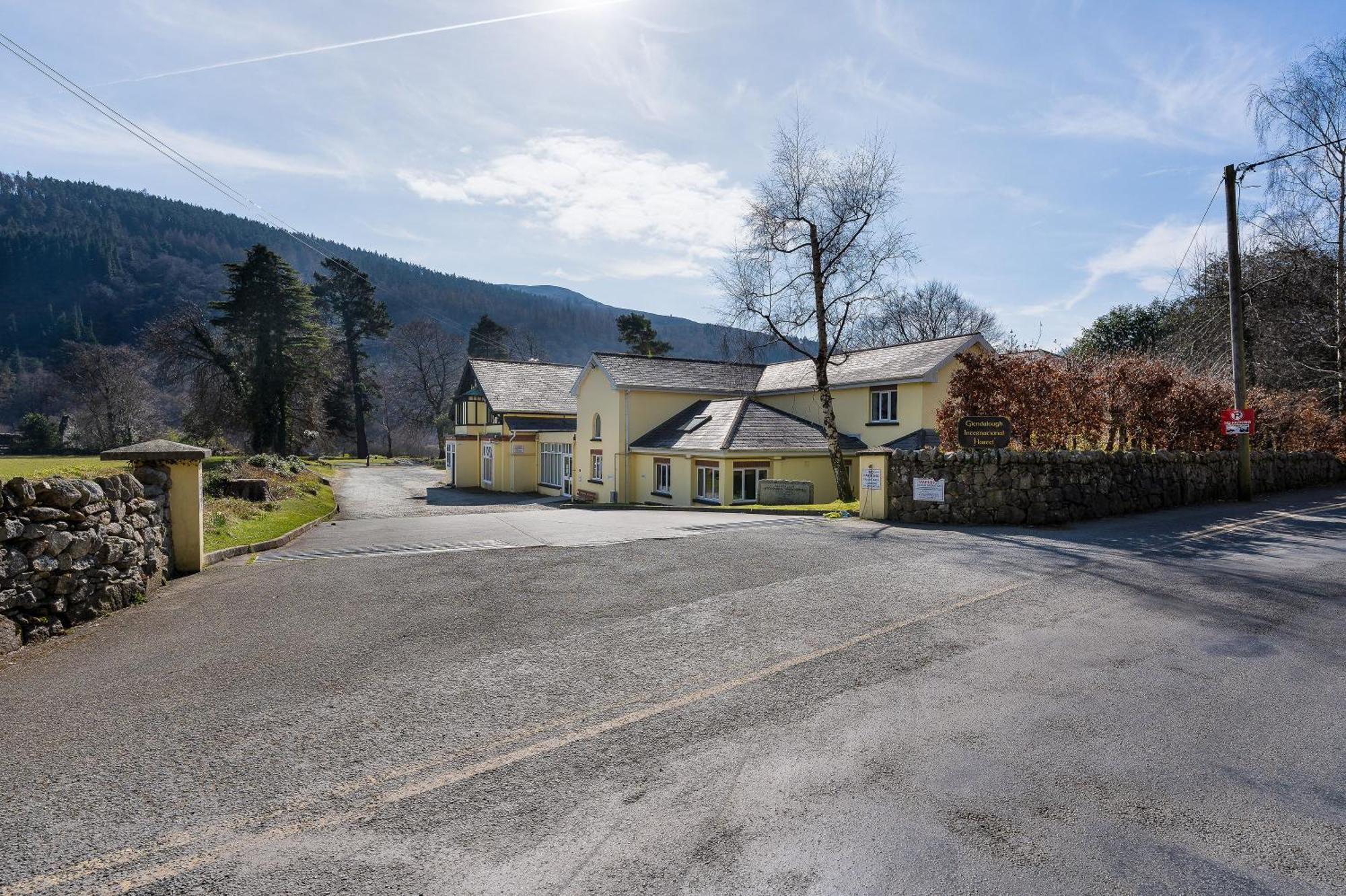 Glendalough International Youth Hostel Laragh Bagian luar foto