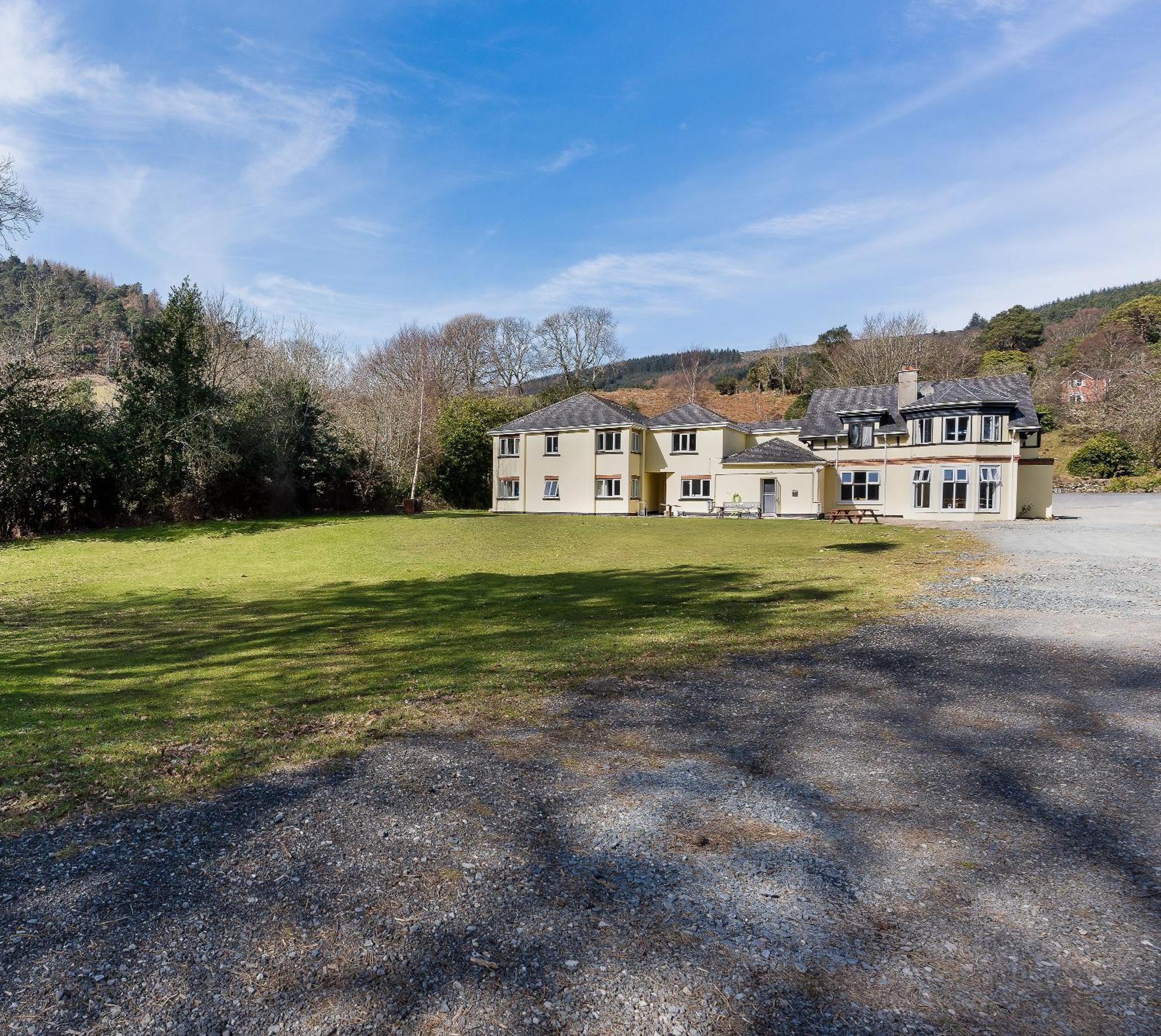 Glendalough International Youth Hostel Laragh Bagian luar foto